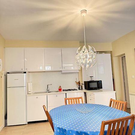 Appartement Le Favorin 1 à Arles Extérieur photo